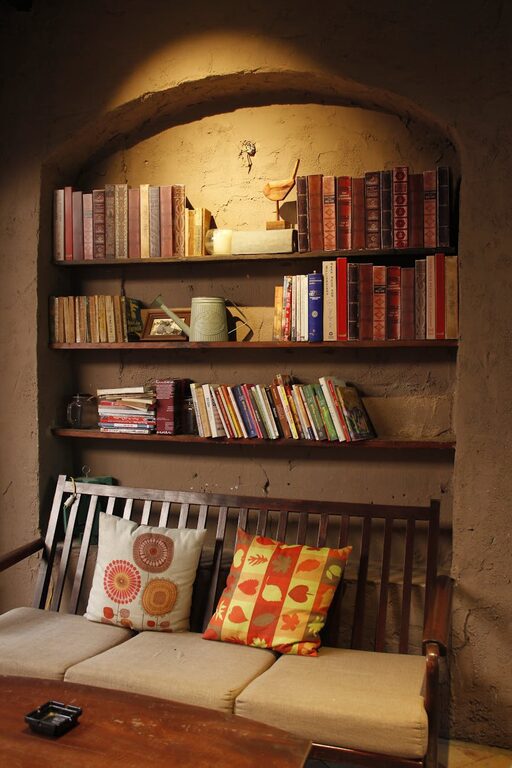 How to Create a Cozy Reading Nook in Your Home